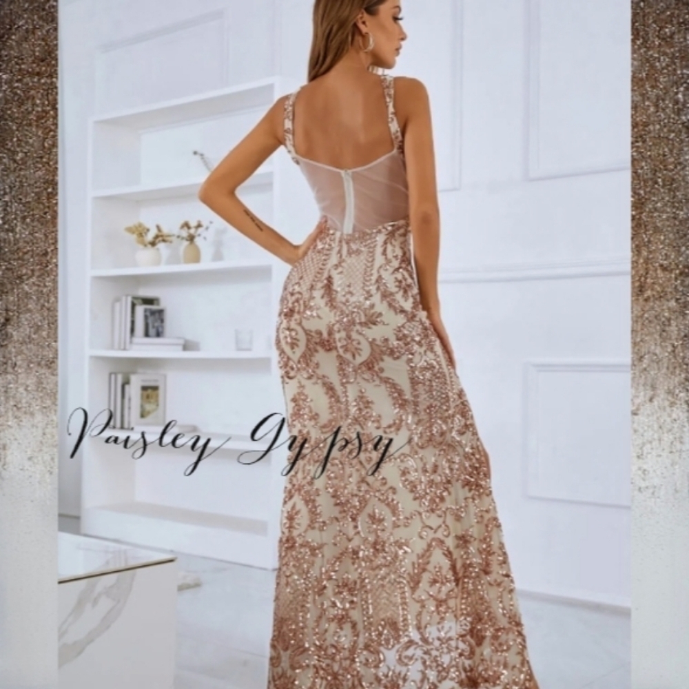 GLAMOROUS HIGH FASHION FORMAL CHAMPAGNE AND ROSE GOLD GOWN - Picture 3 of 12